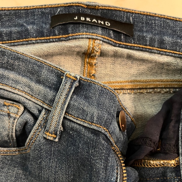 J Brand Betty Jean in Disclosure wash SZ 24 - Picture 3 of 6